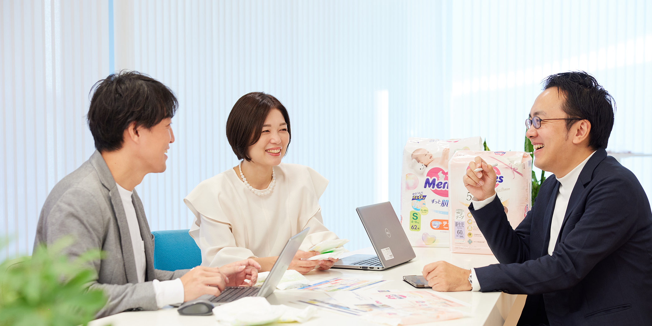 マーケティングチームの打ち合わせの様子